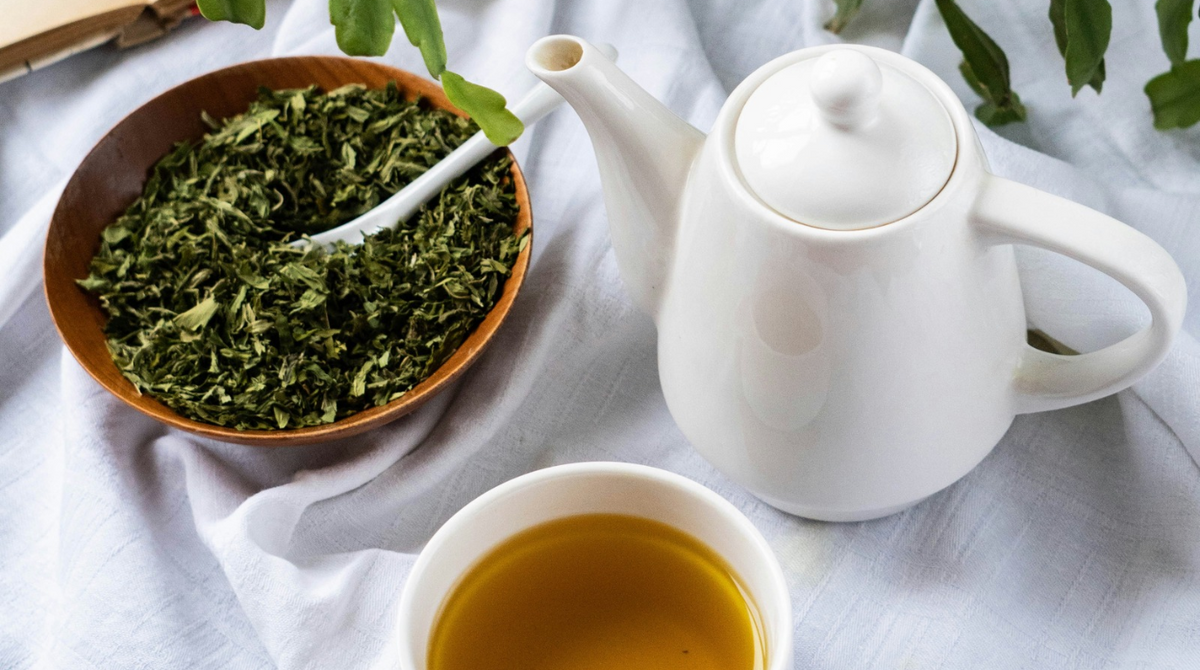 Green Tea vs. Black Tea for Afternoon Focus: Which Delivers Clean Energy Without a Crash?