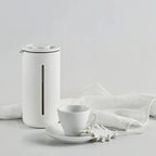 TIMEMORE French press coffee press in black and white with high-density stainless steel mesh and heat-resistant glass, 450ml, fingerprint-resistant design.