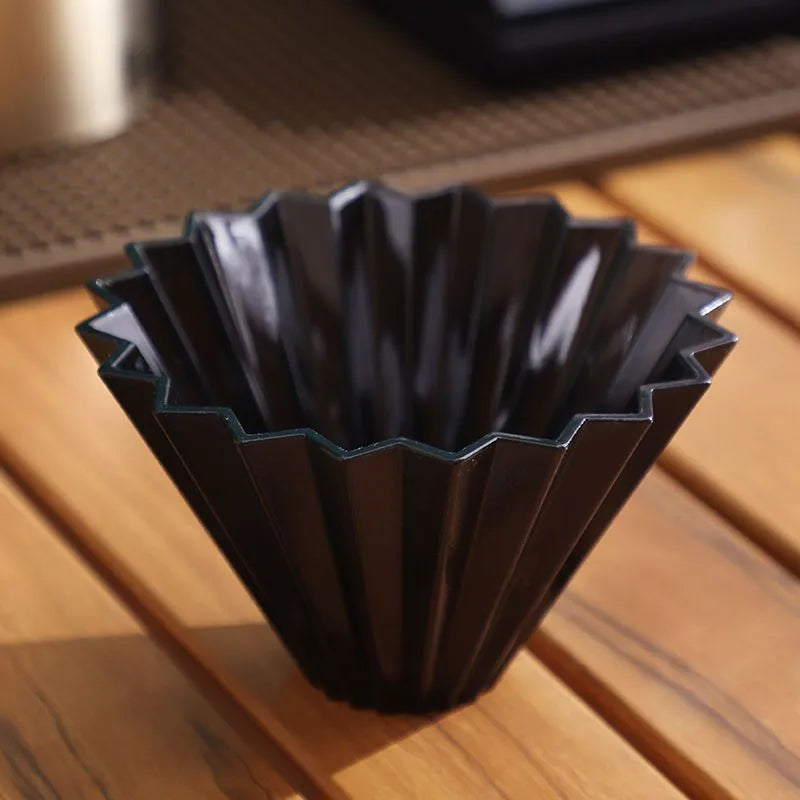 Origami V-Shaped Coffee Drip Filter Cup – Hand Brewing Coffee Filter for 1-4 People, Resin Anti-Fall Design, Perfect for Pour-Over Coffee Enthusiasts