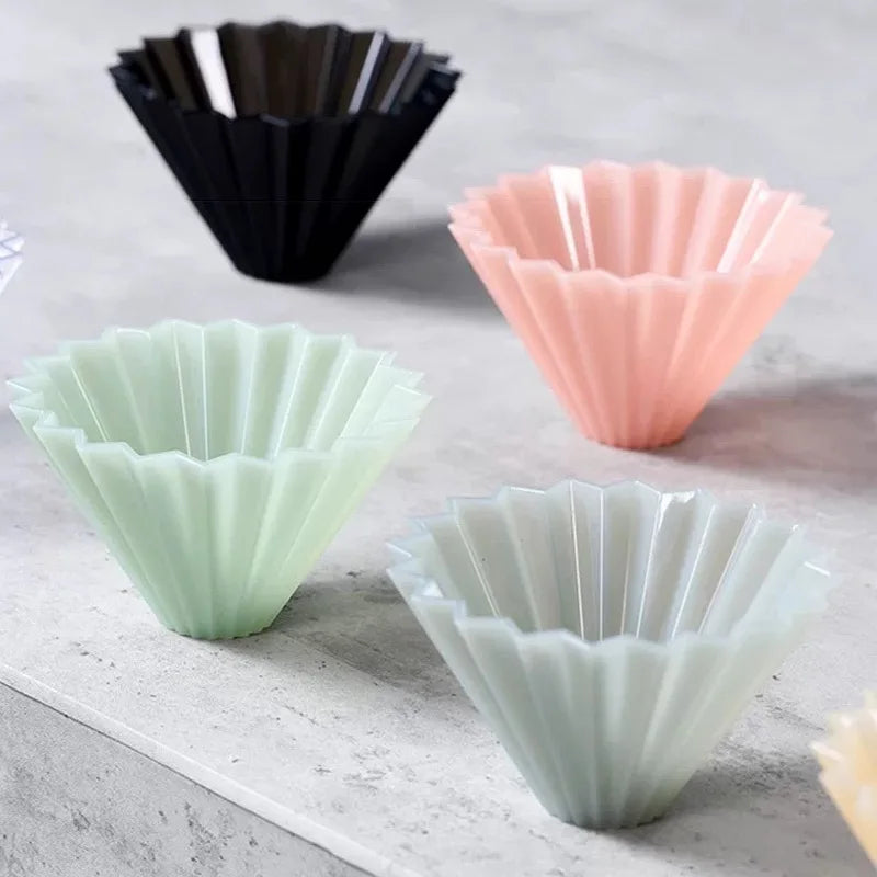 Origami V-Shaped Coffee Drip Filter Cup – Hand Brewing Coffee Filter for 1-4 People, Resin Anti-Fall Design, Perfect for Pour-Over Coffee Enthusiasts